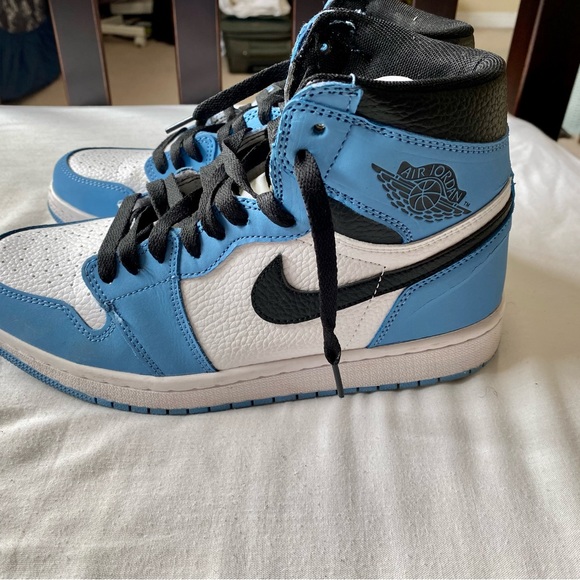 Jordan 1 Retro High OG University Blue - Picture 2 of 4